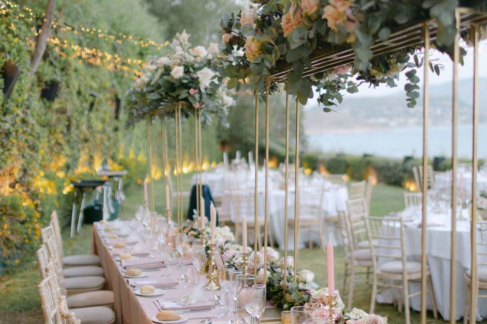 Nude & gold wedding Island