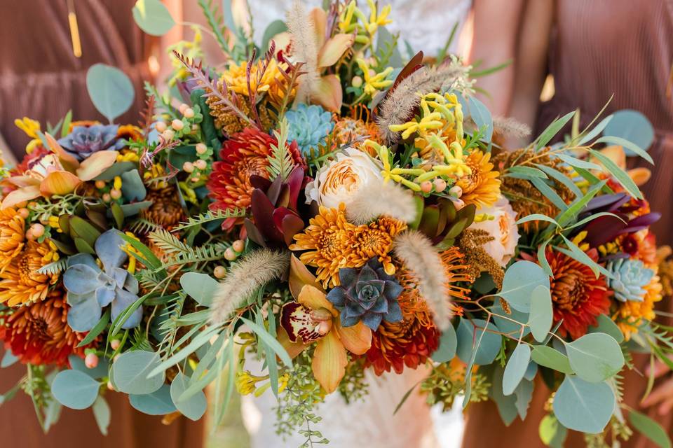 Textural fall bouquets