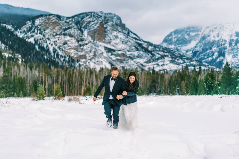 Winter elopement in Colorado