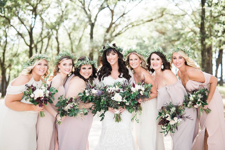Vintage Oaks Ranch Wedding and Event Venue Bouquets by Wolfe Florist - Beautiful Boho Chic wedding in the countryPhotography by Lauren Crose Photography