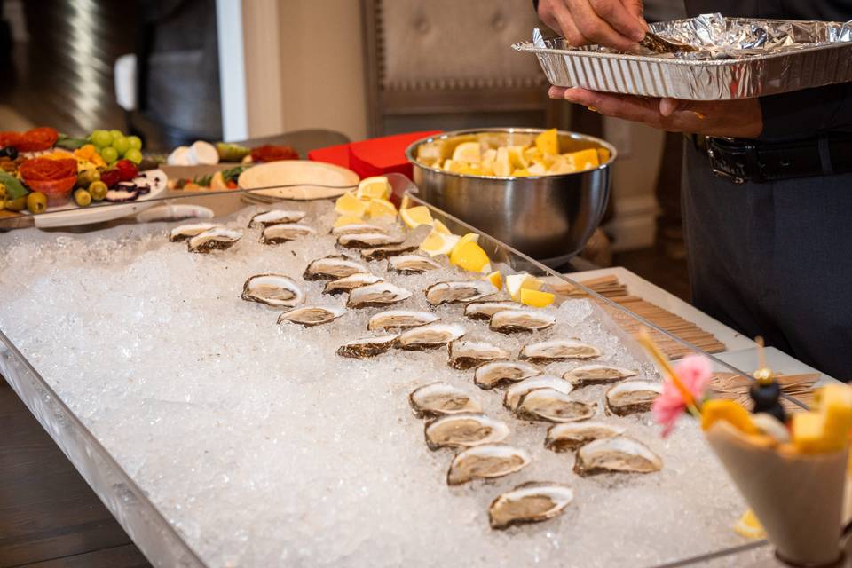 The Oyster Lover: Premier Mobile Raw Bar