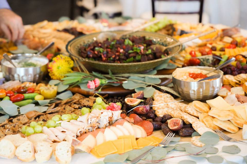 Mediterranean grazing board