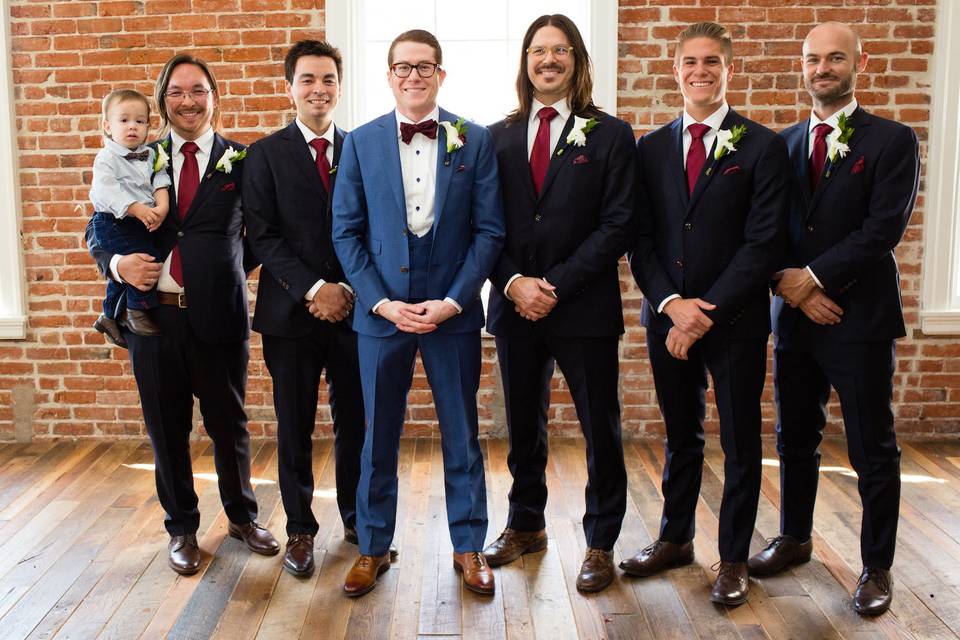 Group photo with groomsmen