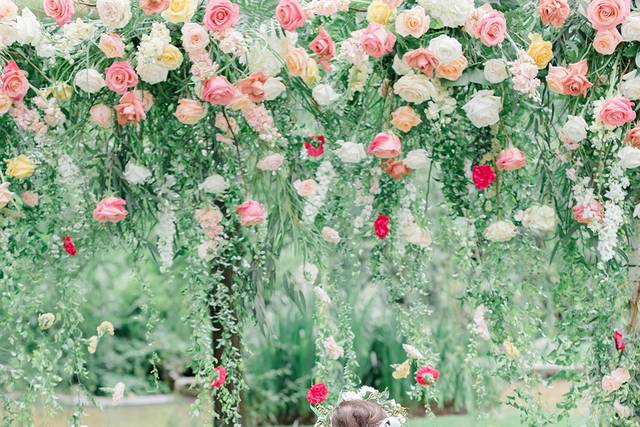 Flowergirl candid