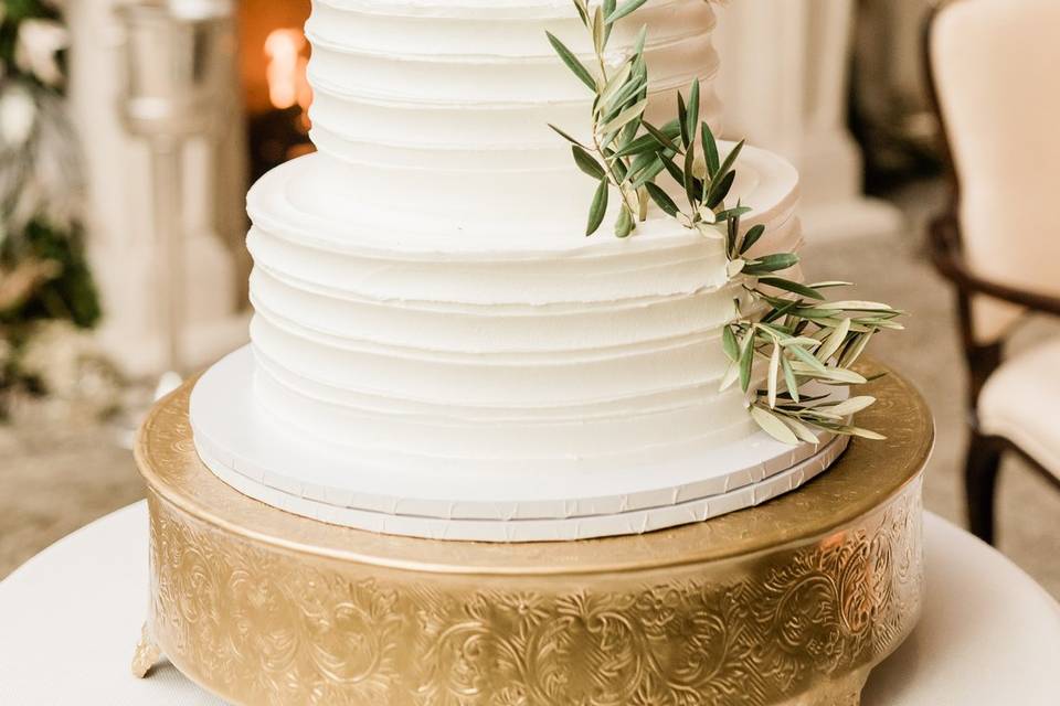 Calandra's Bakery Wedding Cake