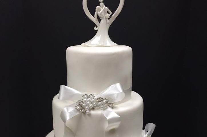 Calandra's Bakery Wedding Cake