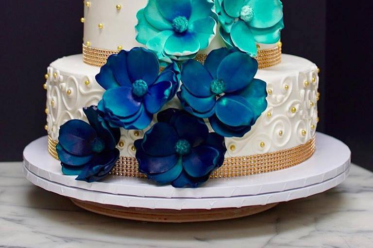 Calandra's Bakery Wedding Cake