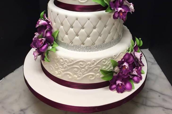 Calandra's Bakery Wedding Cake