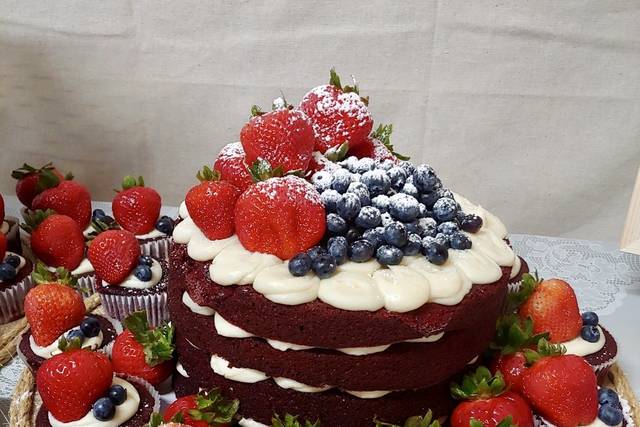 Red velvet naked cake