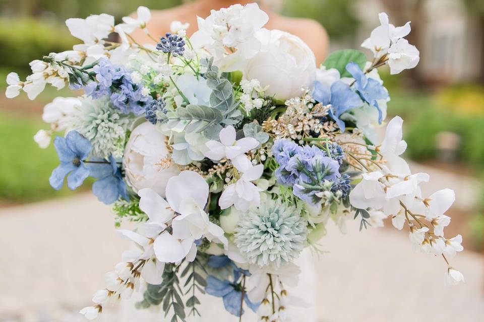 Dusty blue bouquet
