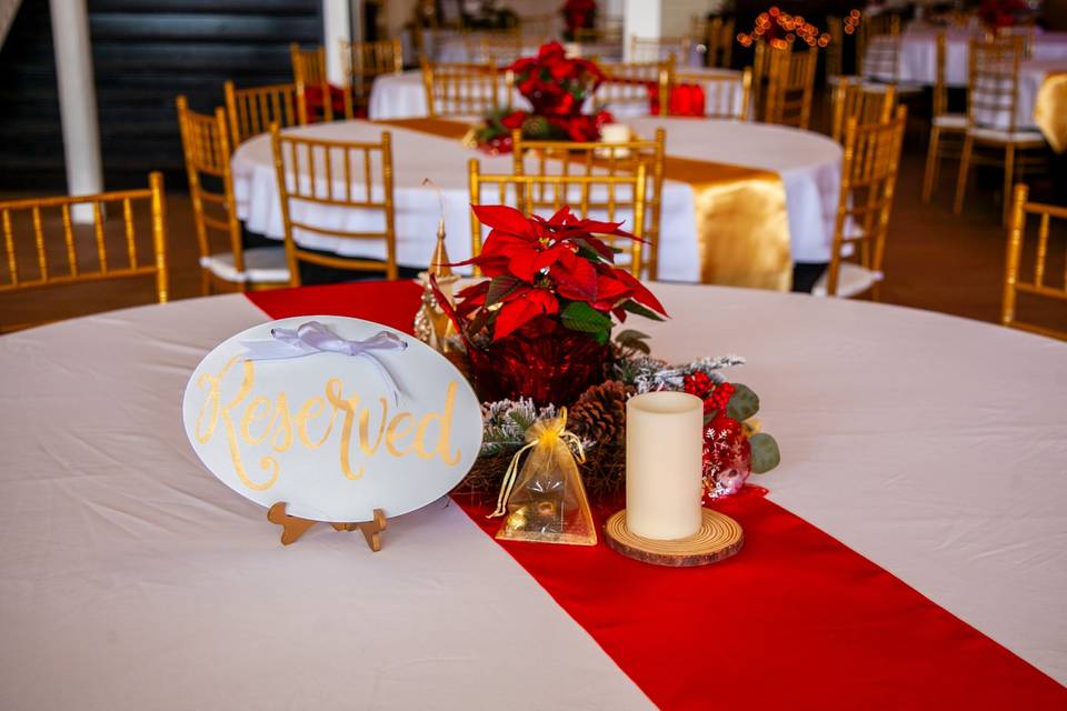 White and Black Tablecloths