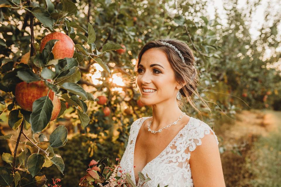 Bridal protrait in the orchard