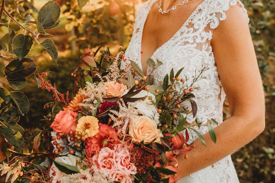 Bridal protrait in the orchard