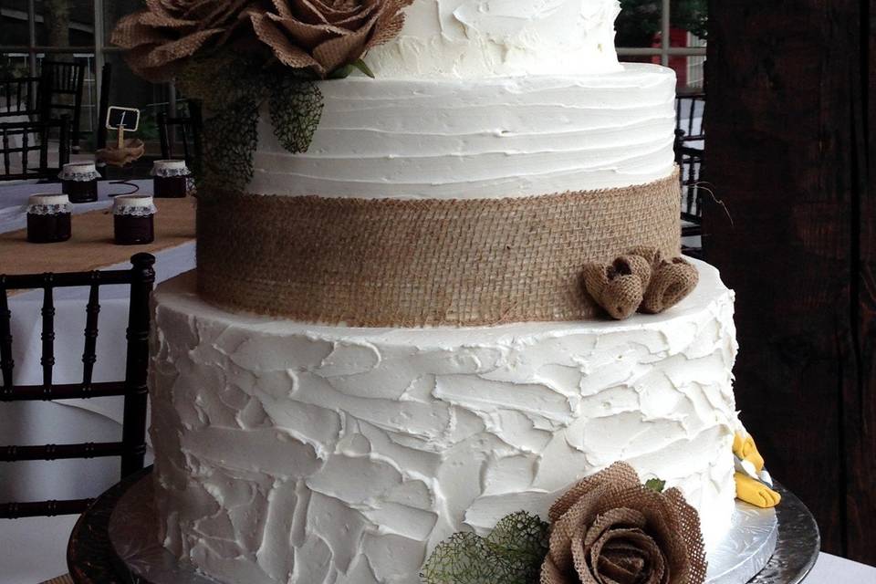 Wedding cake with neutral colors