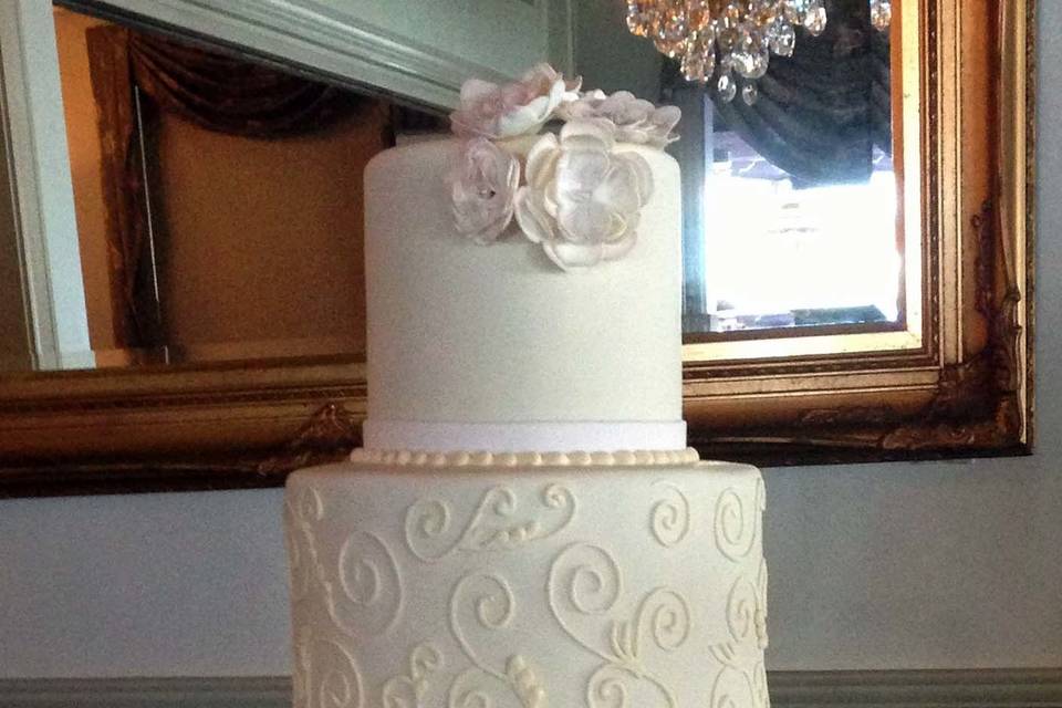 Elegant wedding cake