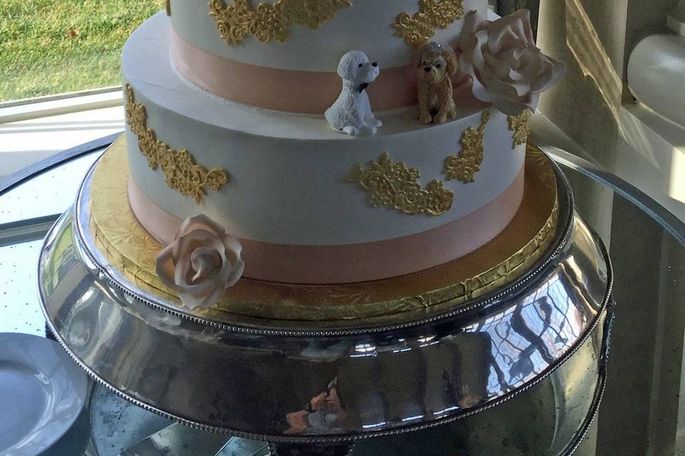 White and gold wedding cake