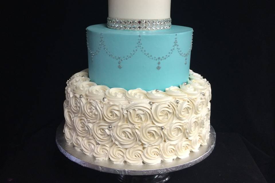 Wedding cake with a touch of blue