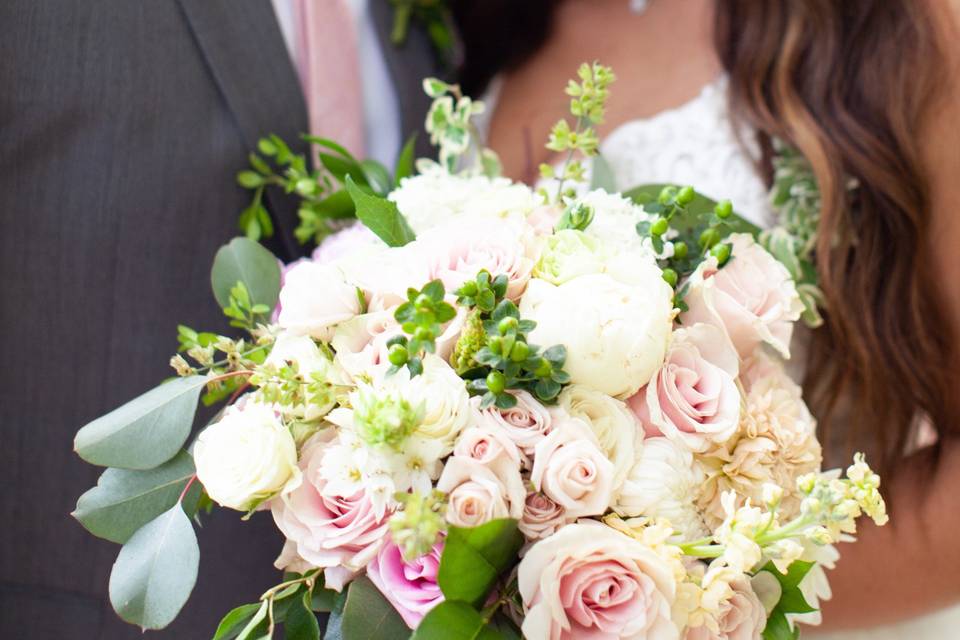 Bride with spring bouquet