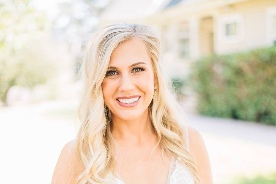 White bridal bouquet