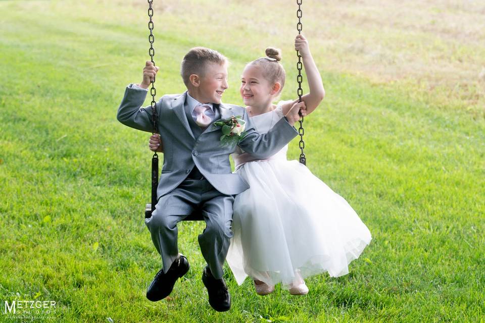 Cute kids swing wedding pic