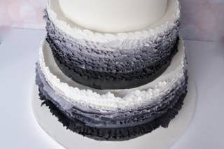 LW Cake Design