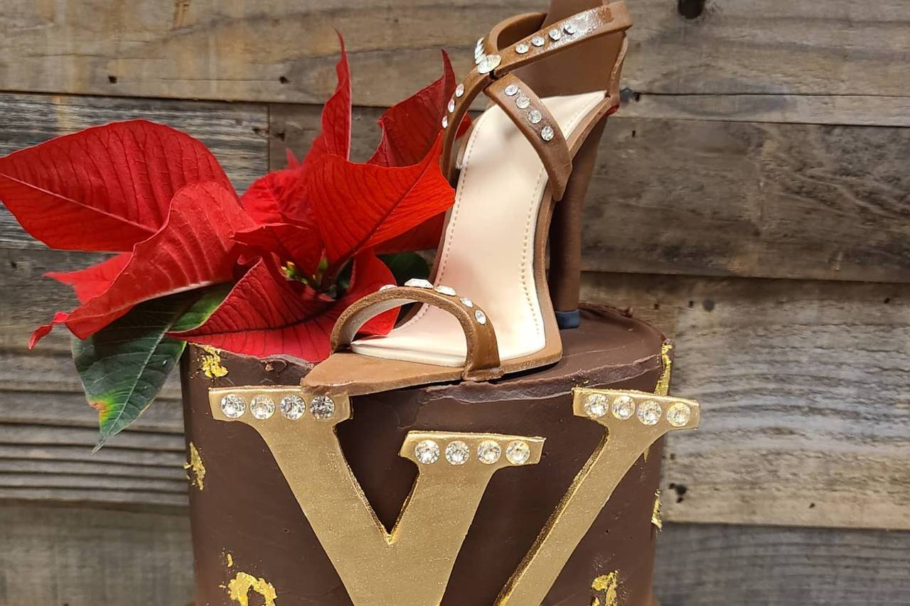 Lydia's Cakes & Confections Wedding Cake Maple Valley, WA WeddingWire