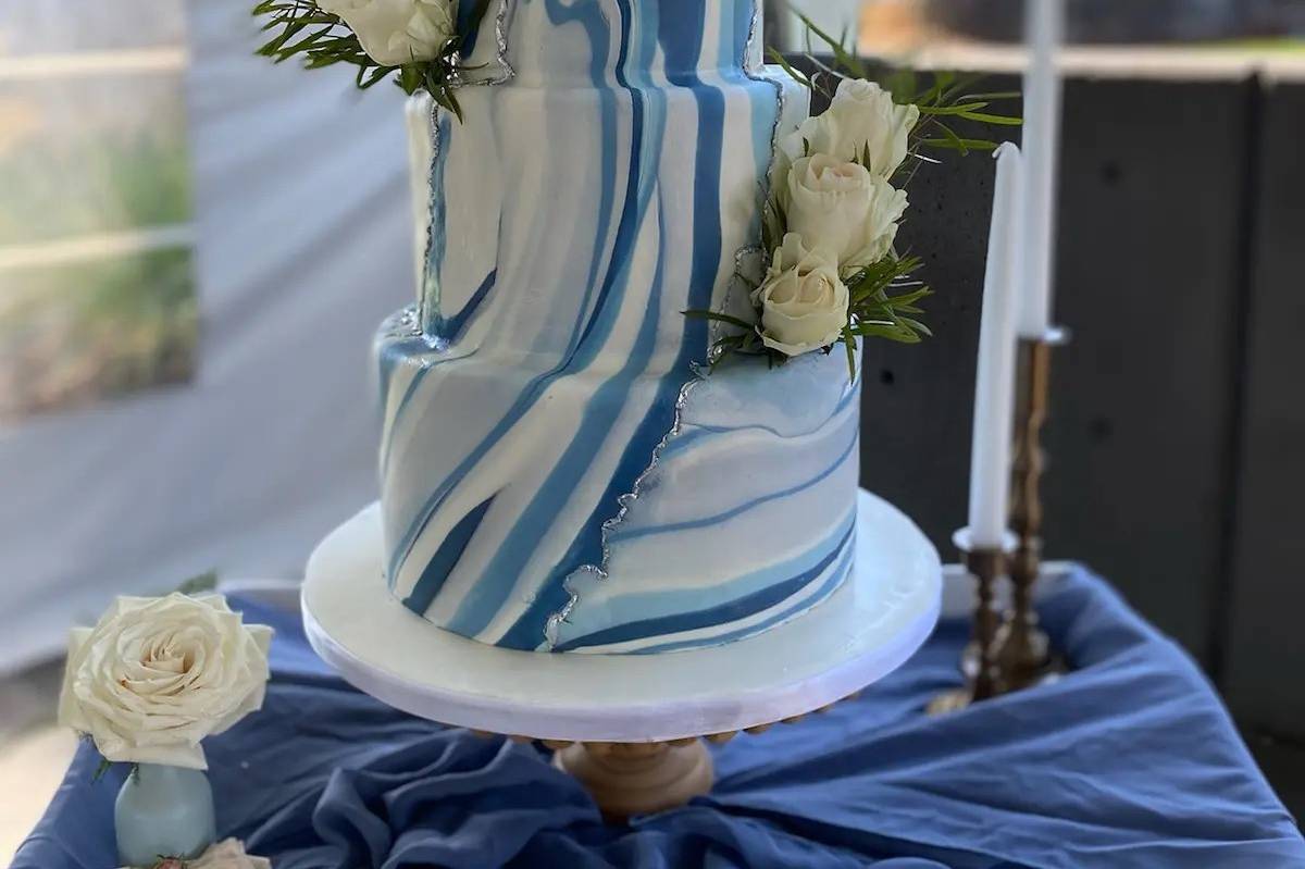 Lydia's Cakes & Confections Wedding Cake Maple Valley, WA WeddingWire