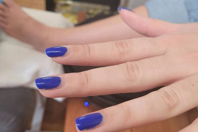 Blue nails
