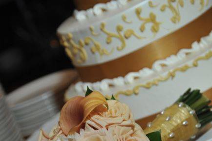 Wedding cake and bouquet