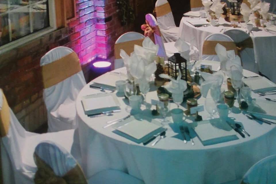 Guest table decor W/uplighting