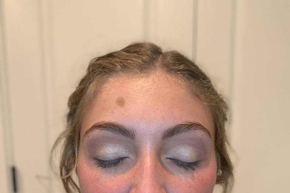 Light Glam for Prom