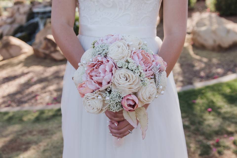 Bouquet with pink accents