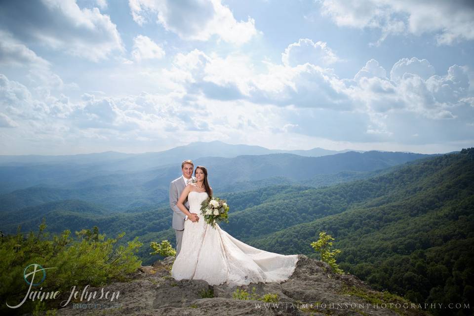 Couple with amazing mountains.