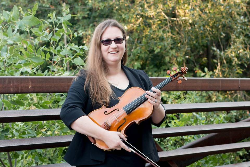 Violinist Cindy Stone