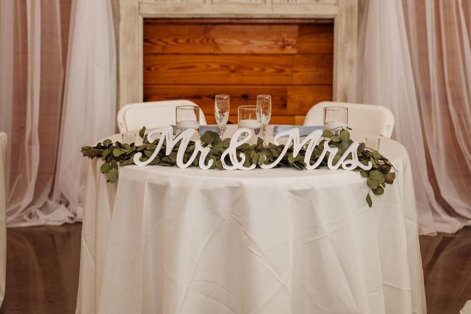 Sweetheart table