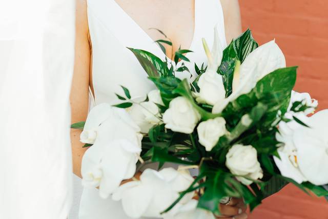 A perfectly tropical bouquet.