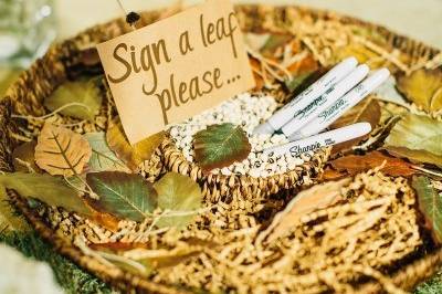 Sign a leaf