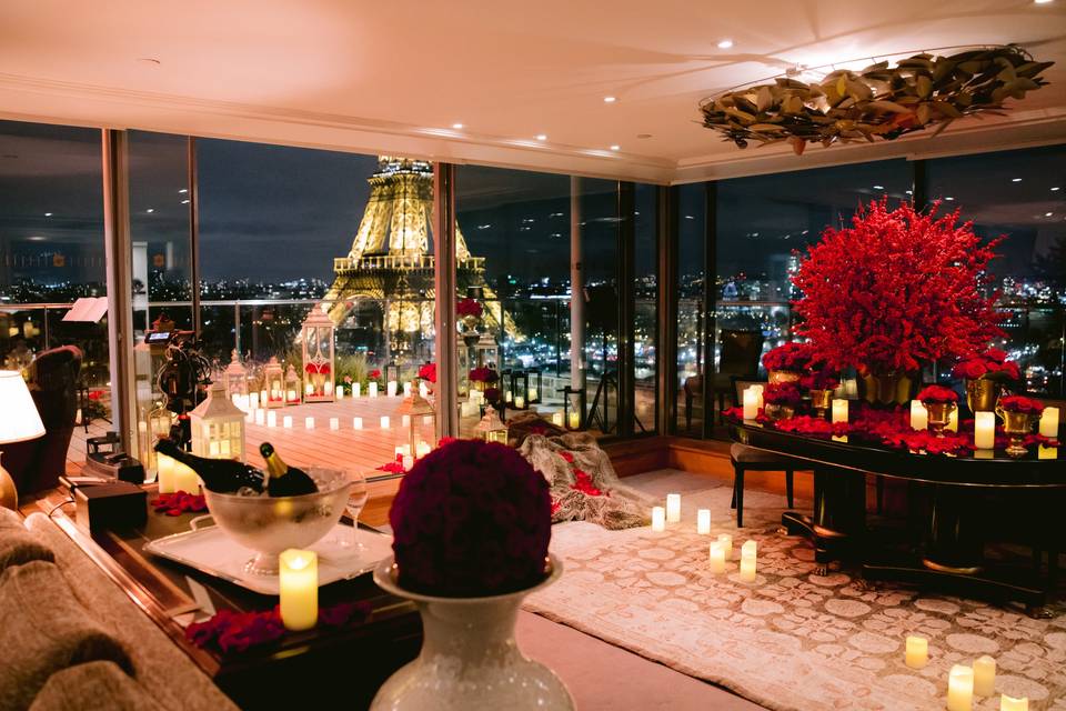 Proposal with view eiffel towe