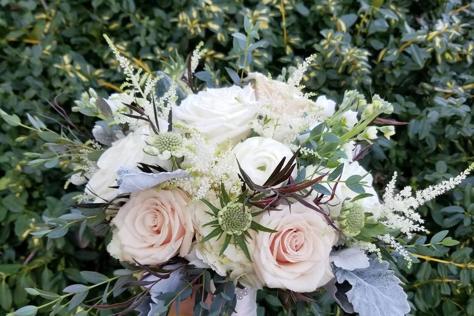 White & Champagne Bouquet