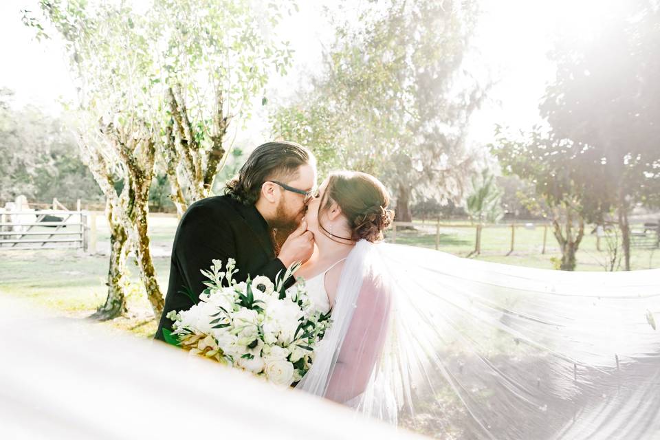 Black & White Weddings