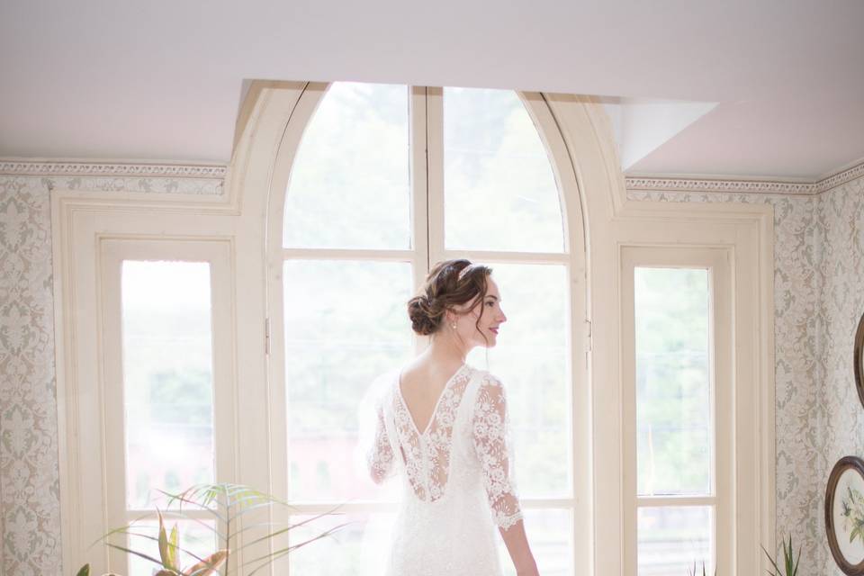 V-back custom wedding dress