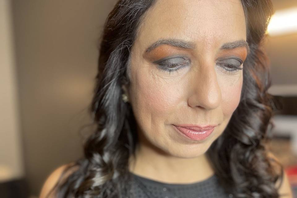 Deep bridal makeup