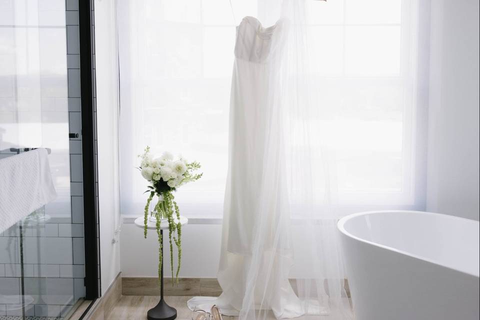 Bridal suite dress photo