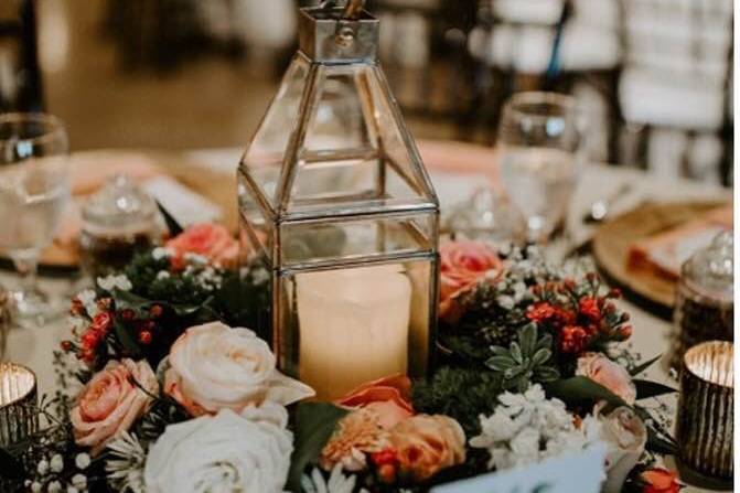 Elegant lantern centerpiece