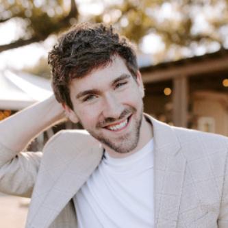 Elijah Stade