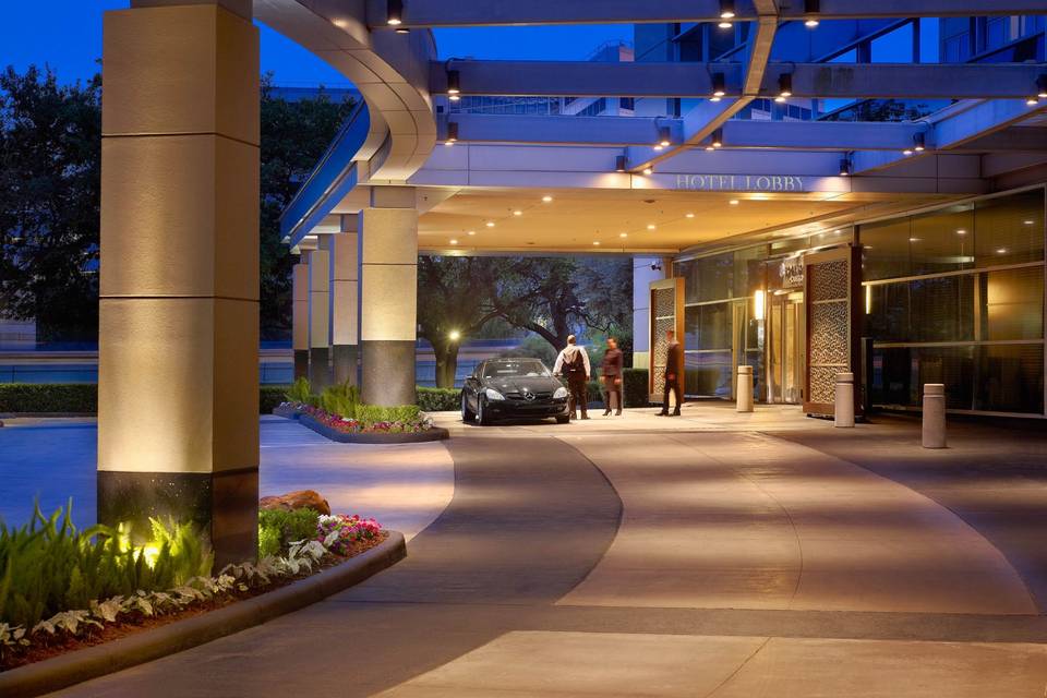 What an arrival! In addition to the main entrance, our hotel also features a separate covered entrance leading guests directly to the function space.