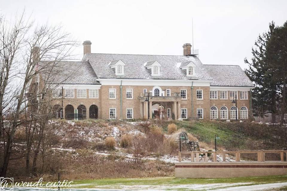 Wedding at a mansion