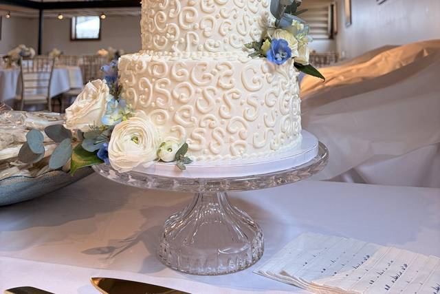 Alyssa's Cakes and Confections