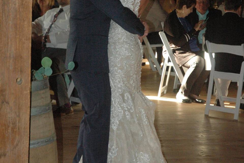 Bride & groom dance