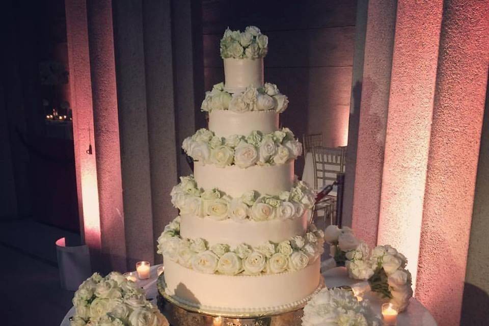 Floating cakes w/flowers